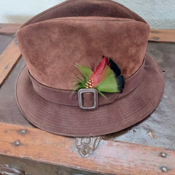 Dobbs Saks Fifth Avenue Suede Hat - Picture 2 of 7